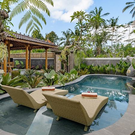 Ratni Ubud Villa Exterior photo